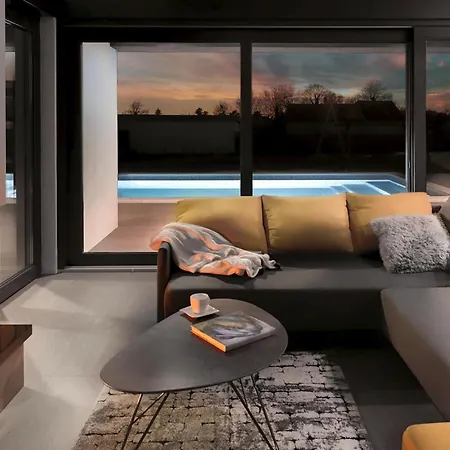 Semesterbostad 3 Bedroom Awesome In Valbandon